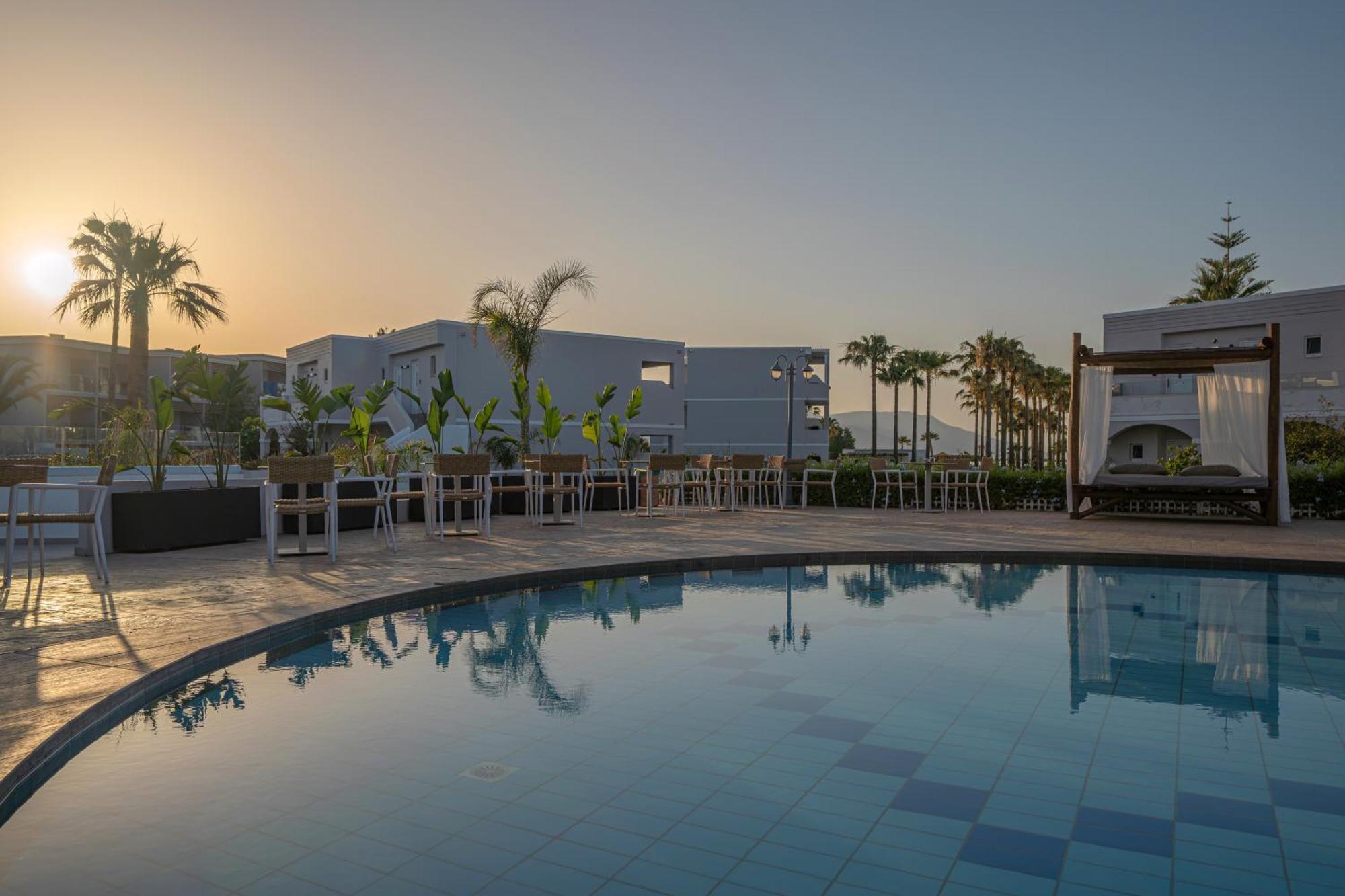 Delfina Tropic Beach Paralia Kourna Kültér fotó