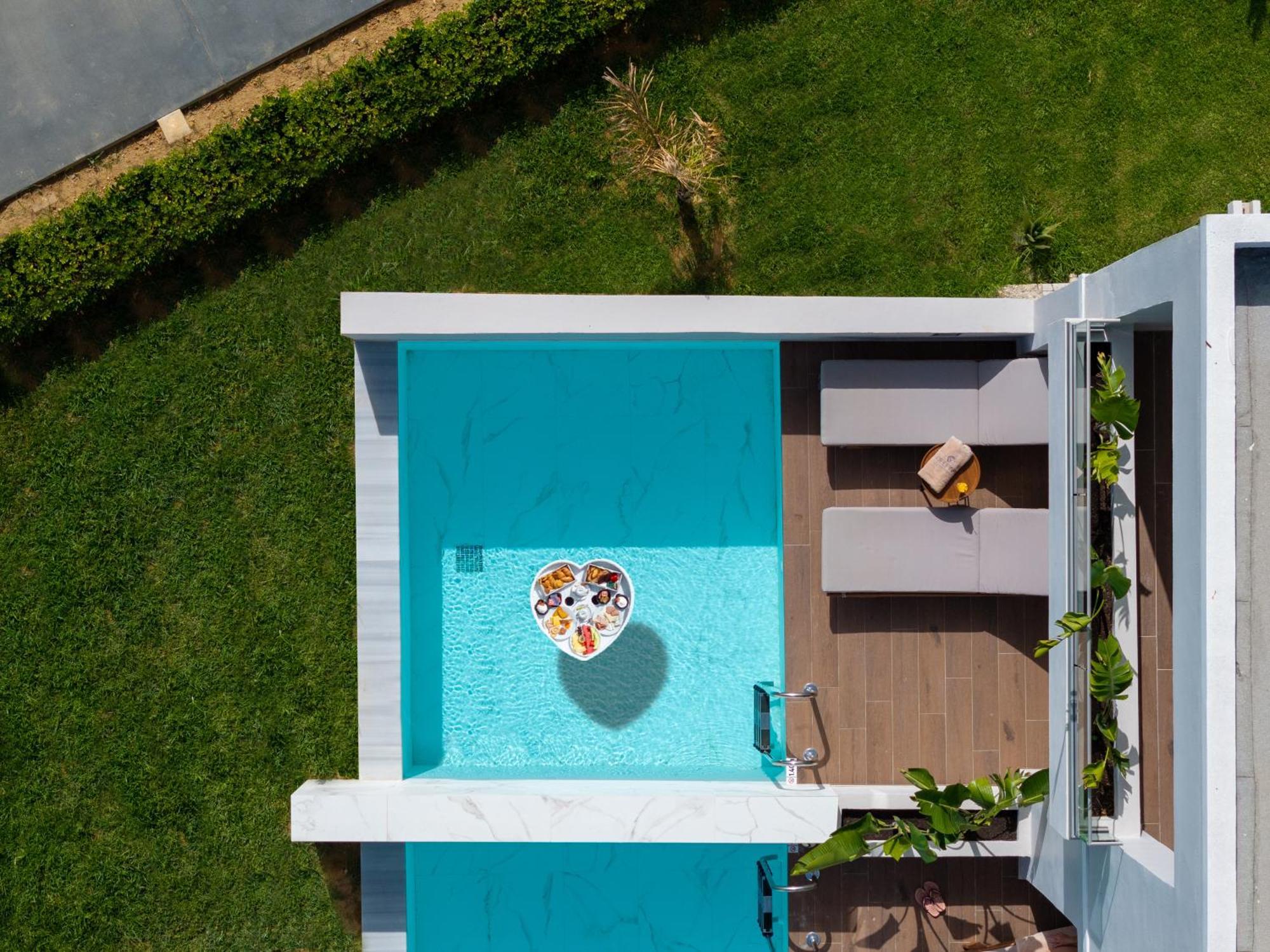 Delfina Tropic Beach Paralia Kourna Kültér fotó