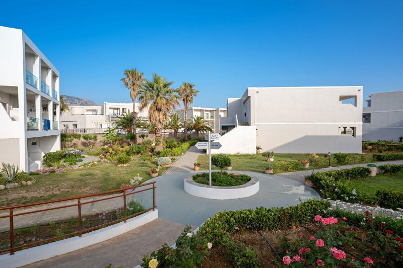 Delfina Tropic Beach Paralia Kourna Kültér fotó