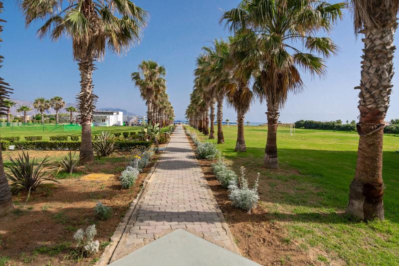 Delfina Tropic Beach Paralia Kourna Kültér fotó